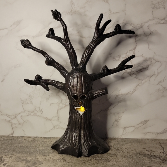 Vintage Gothic Halloween Spooky Metal Tealight Tree - Picture 1 of 6